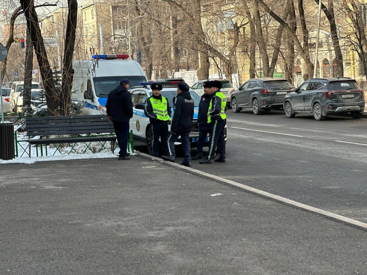 Белсендінің соты басталған сәтте полиция күзеті күшейтілді