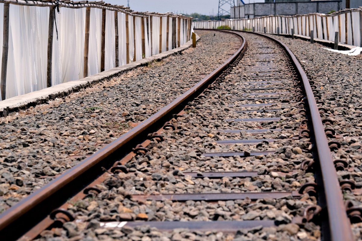 Талдықорғанда теміржолда газ тиелген цистерналар аударылды