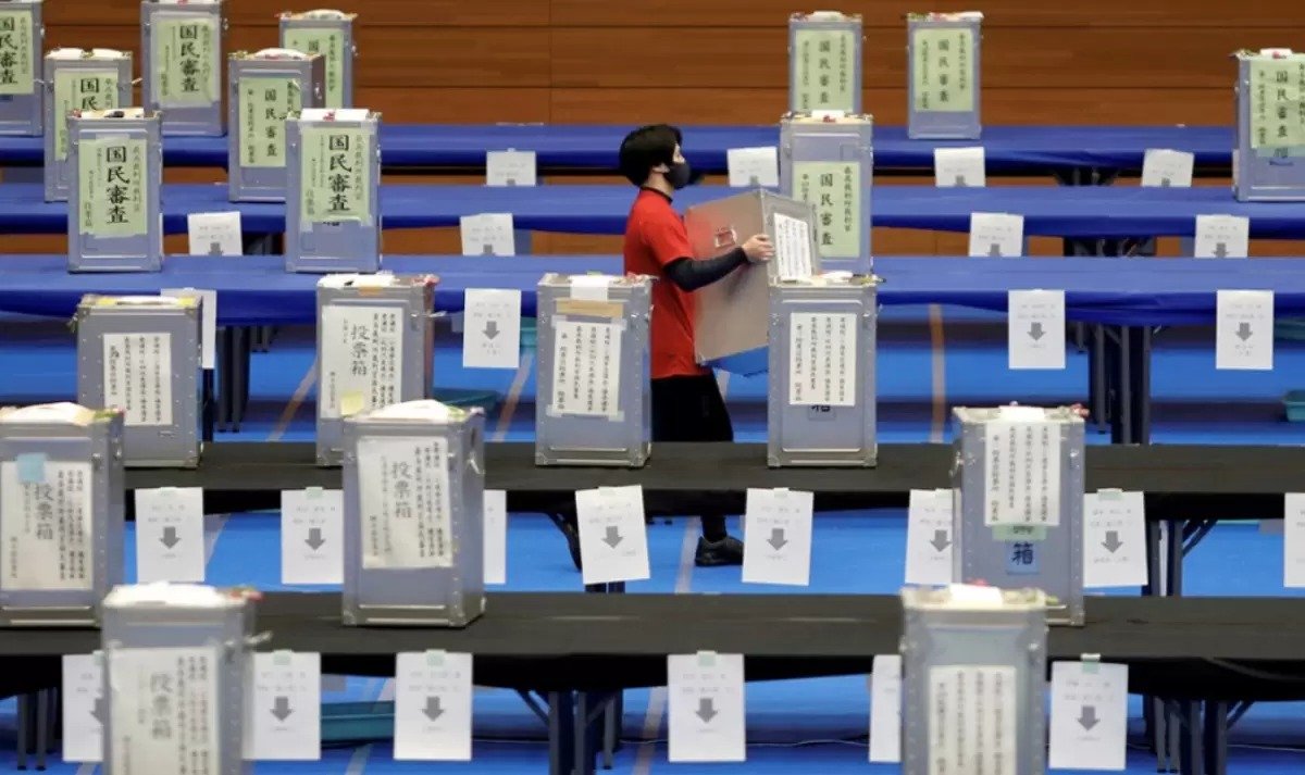 Жапонияда мерзімінен бұрын парламент сайлауы өтіп жатыр