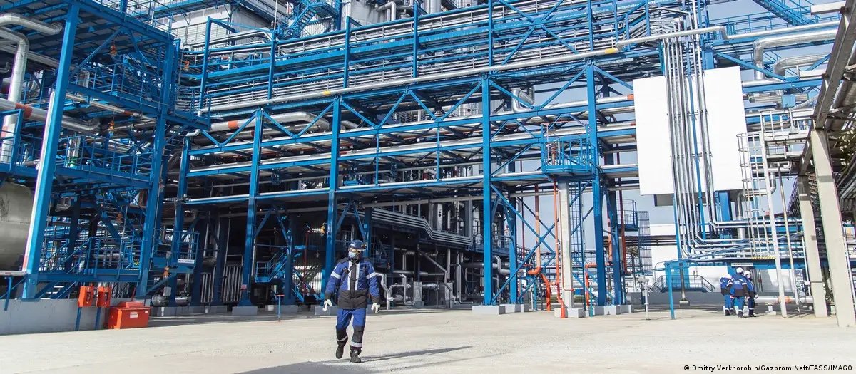 Ресейде мұнай өндірісі екінші ай қатарынан төмендеп жатыр