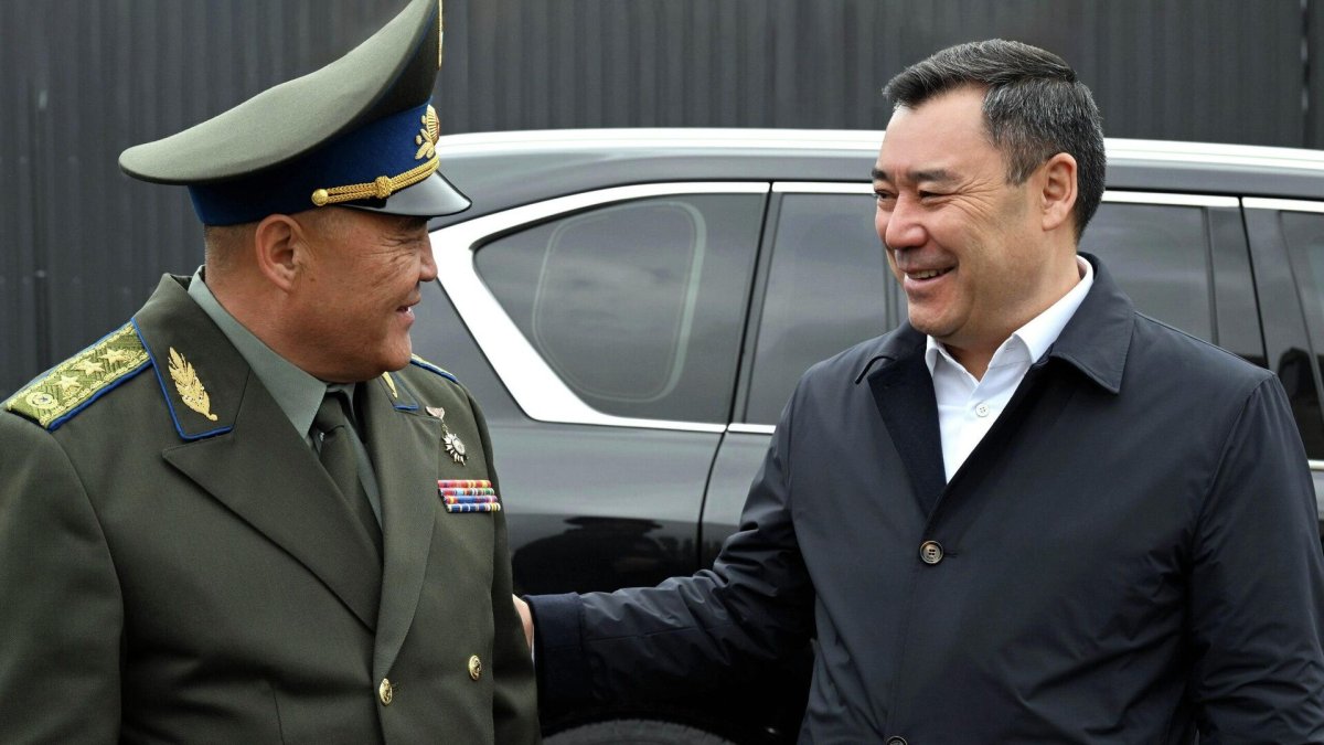 Жапаров пен Ташиев тандемінің күйреуі. Қырғызстан билігінде не болып жатыр?