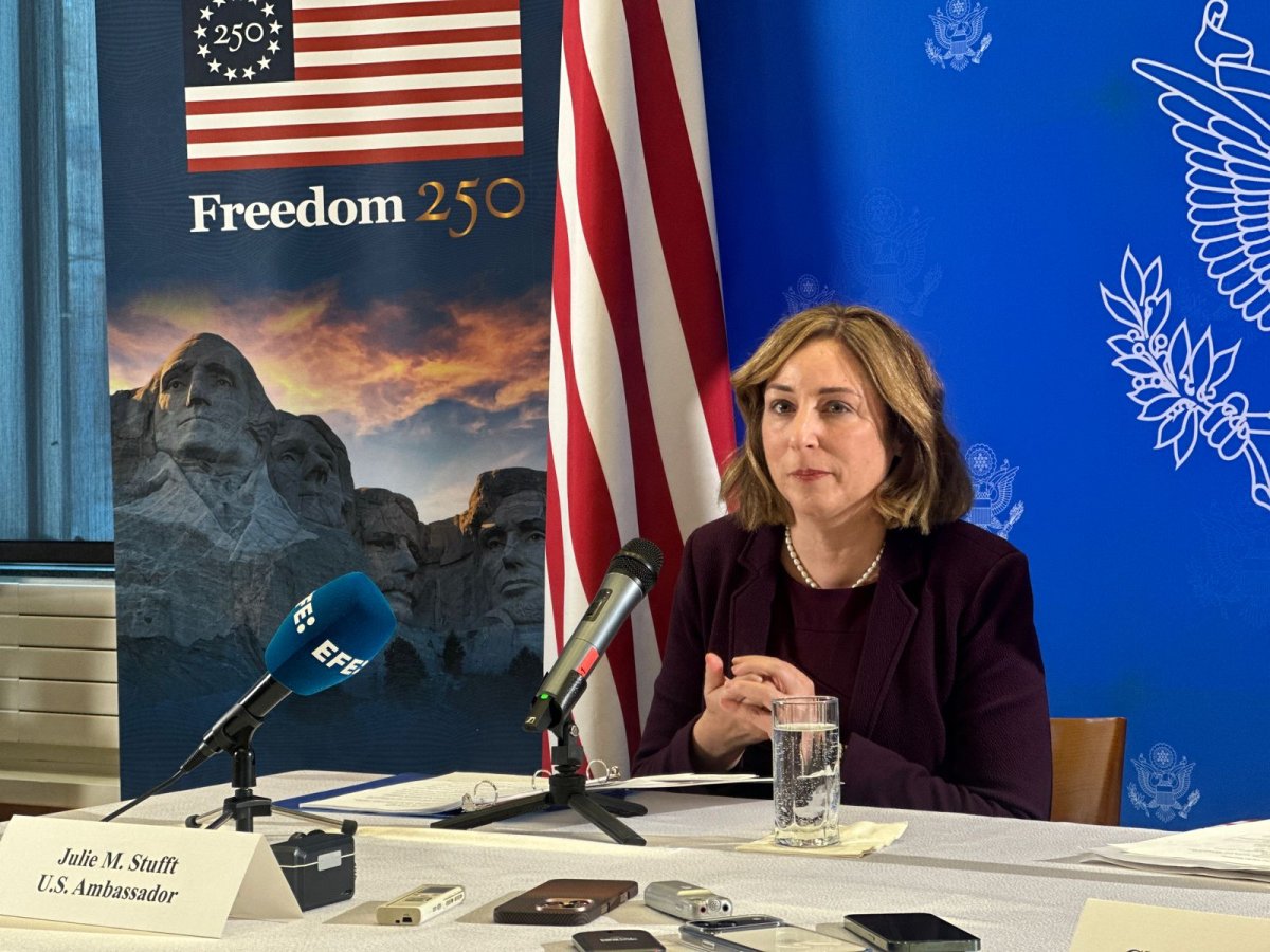 "Қазақ тілінің өркендеуіне дайын болуымыз керек": АҚШ елшісі қазақ тіліне қатысты пікір білдірді