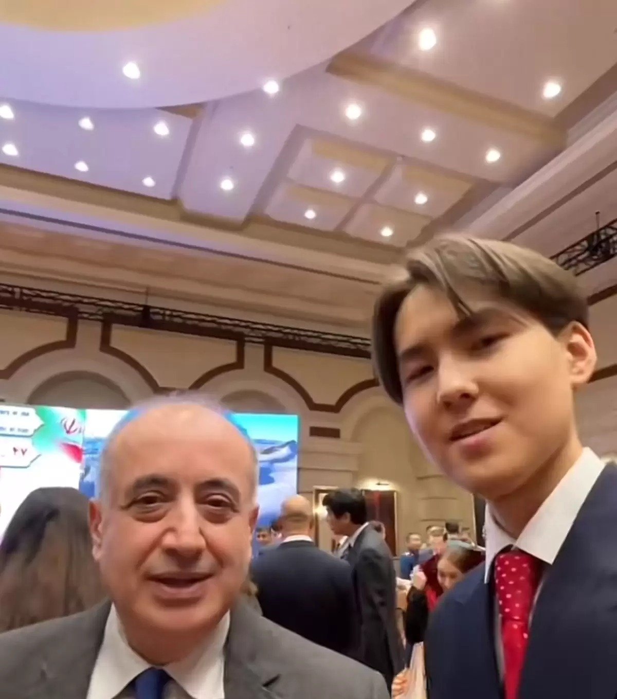 16 жастағы қазақстандық Оман елшісінің аудармашысы болды