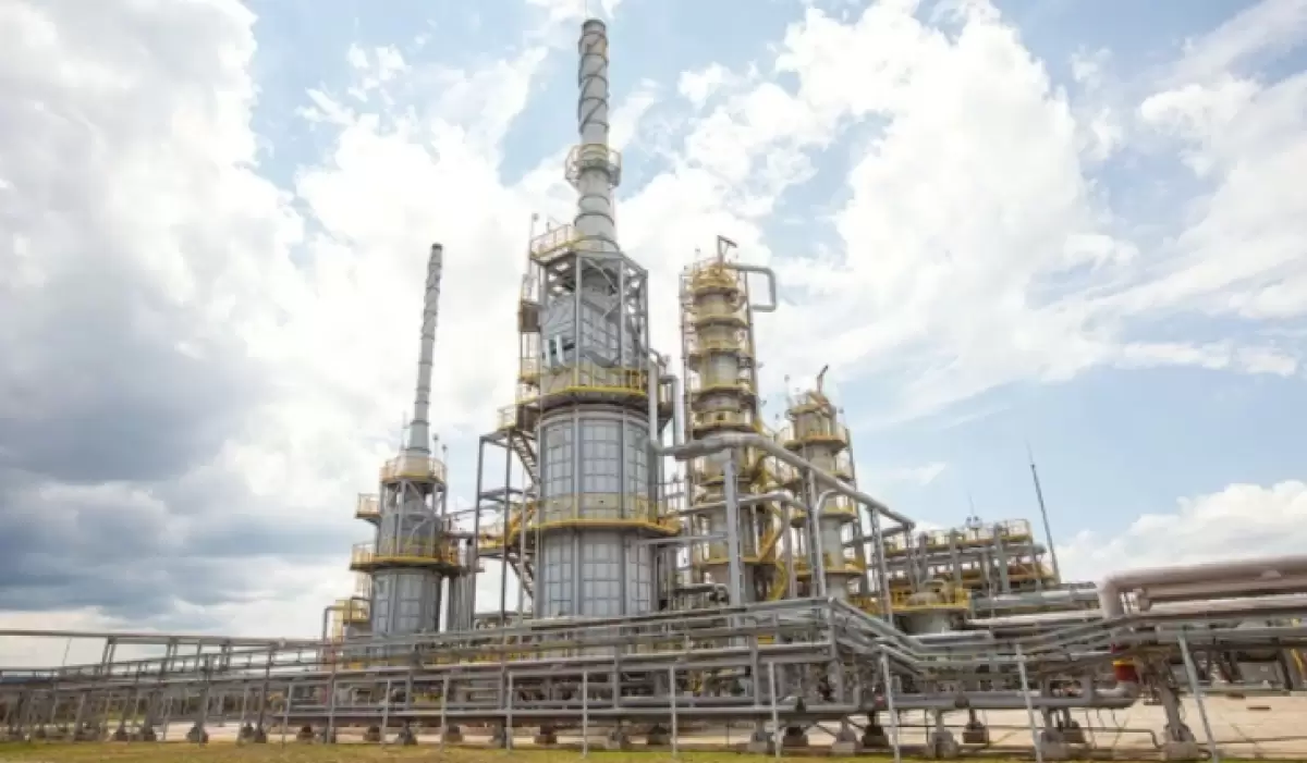 Украина Ресейдегі ірі мұнай өңдеу зауыттарының біріне соққы жасады