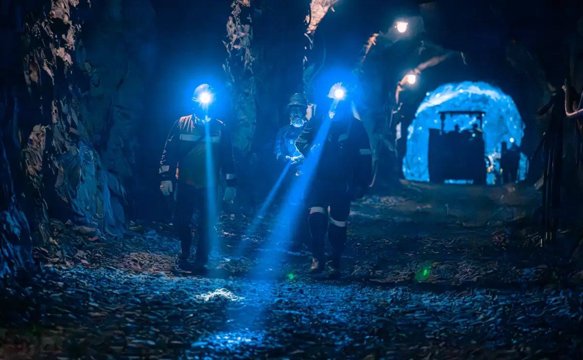 Тарихи оқиға: Qarmet марганец кенін өндіруге кірісті