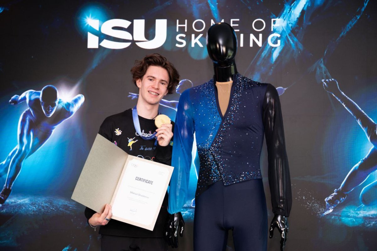 Михаил Шайдоров костюмін Олимпиада музейіне тапсырды