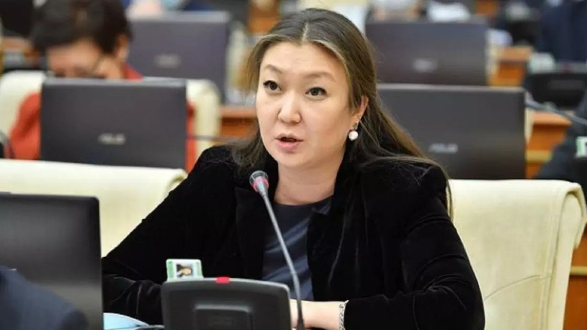 Алматыда 13 жасар қызды әкесінің досы зорлаған: балалар омбудсмені не дейді