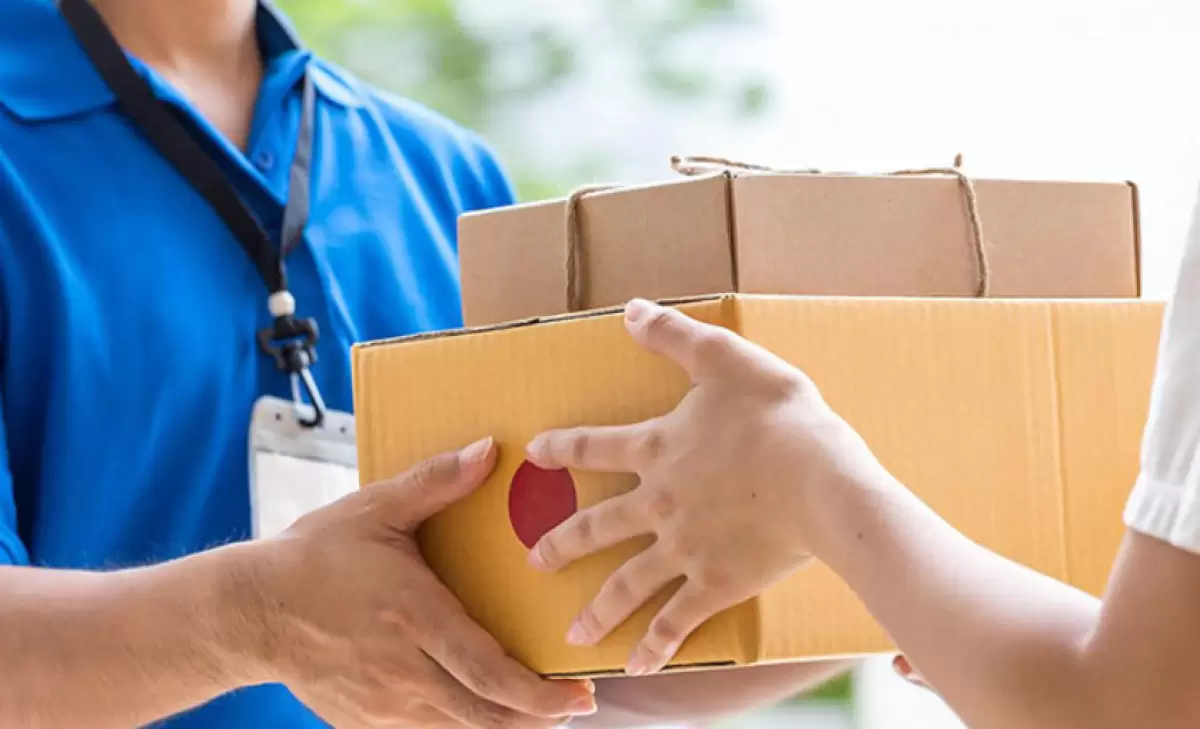 Орысша сөйлеуді талап еткен: курьер мен клиенттің әңгімесі жанжалға ұласты