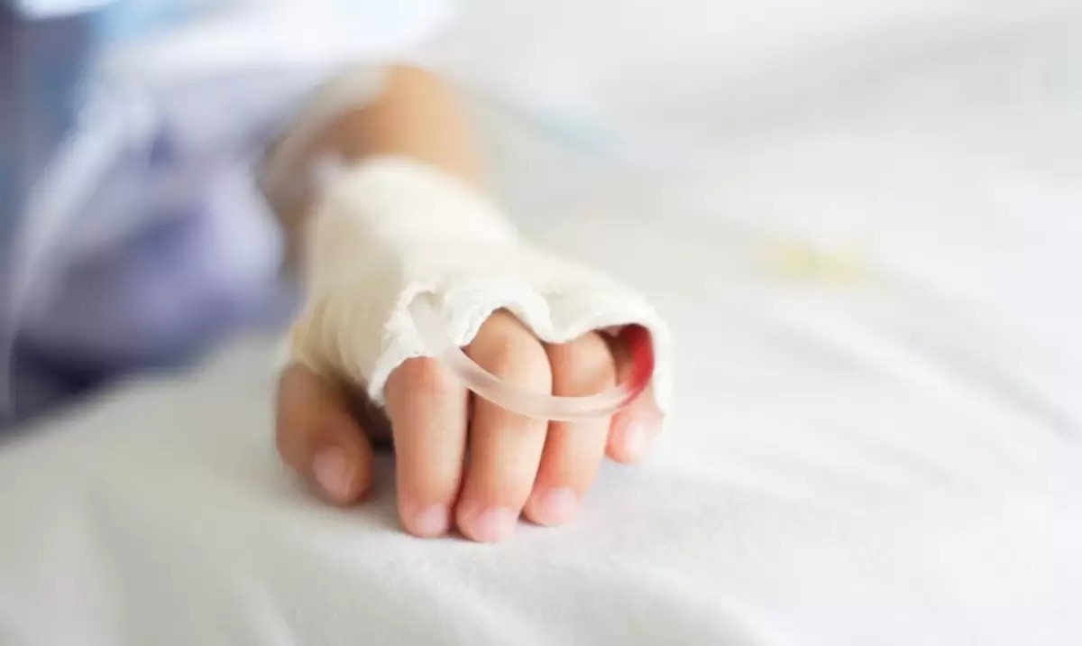 Ақтауда сәби дәрігерлердің қатесінен кейін ауыр халде жатыр