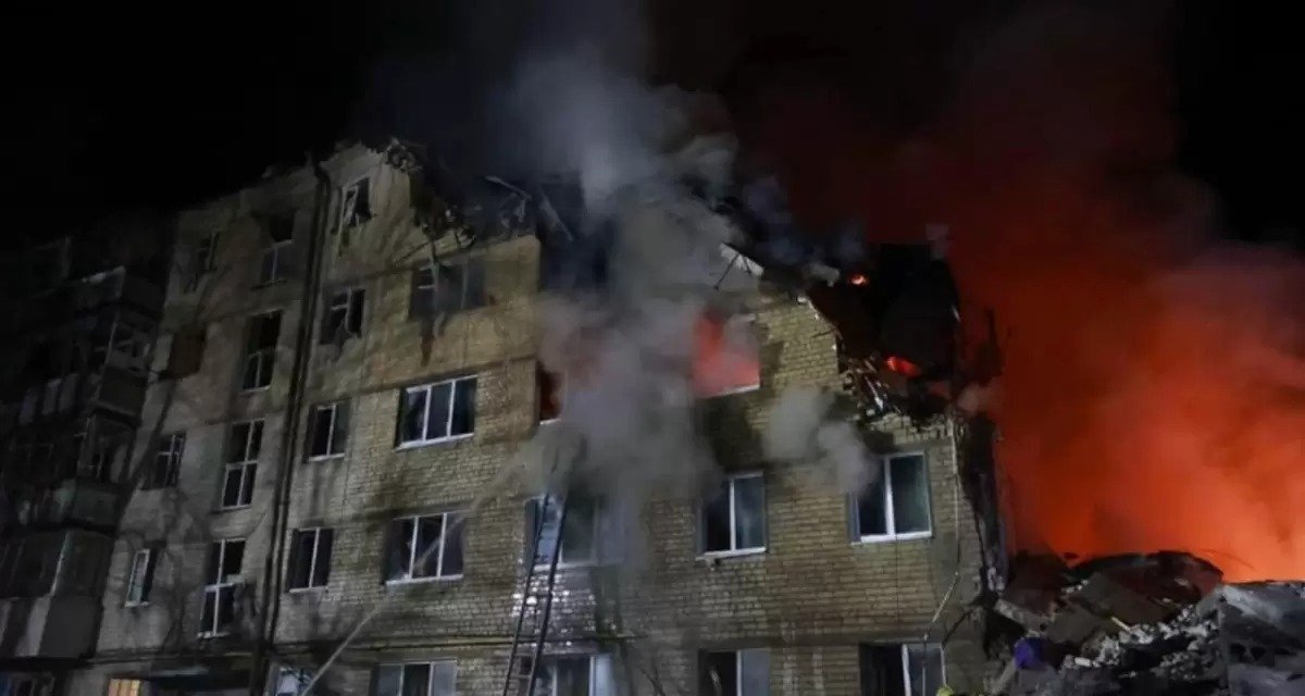 Ресей Харьковқа зымыранмен соққы жасады: жеті адам қаза тапты