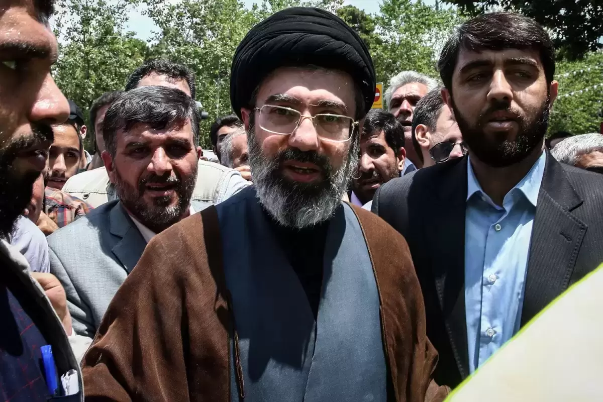 Иранның жаңа көсемі Мұжтаба Хаменеи қастандық кезінде жарақат алған