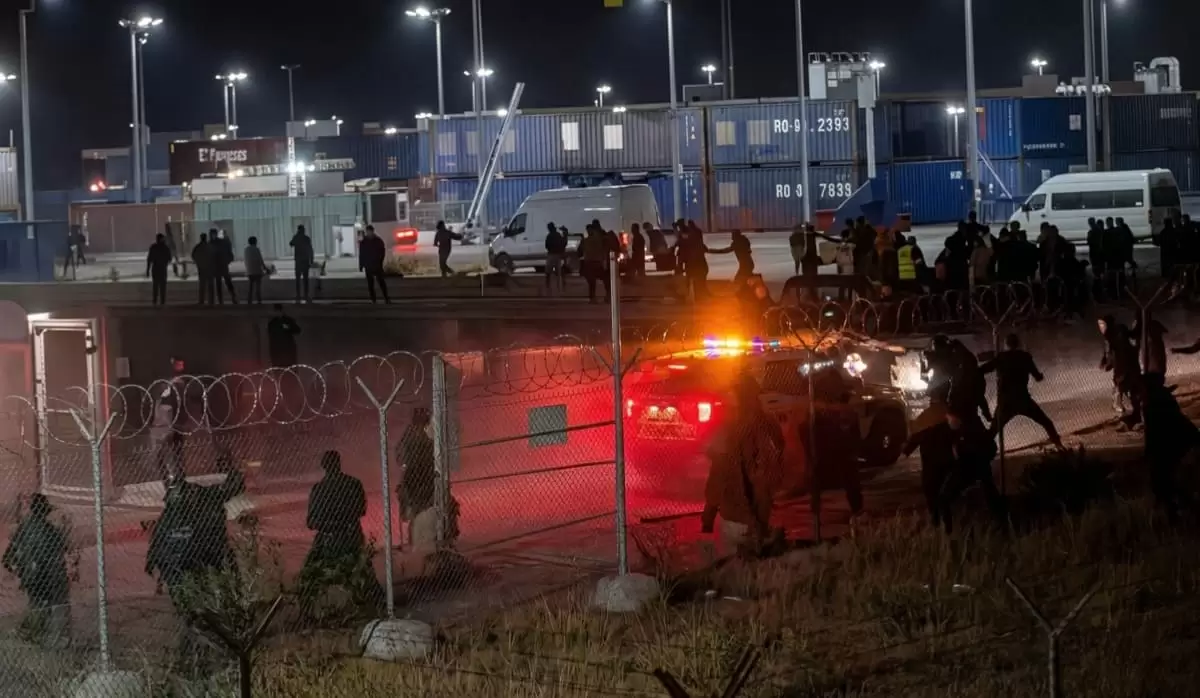 Ресейдегі төбелес: қазақстандықтар қамауға алынып, үш адам тергеуге ілінді