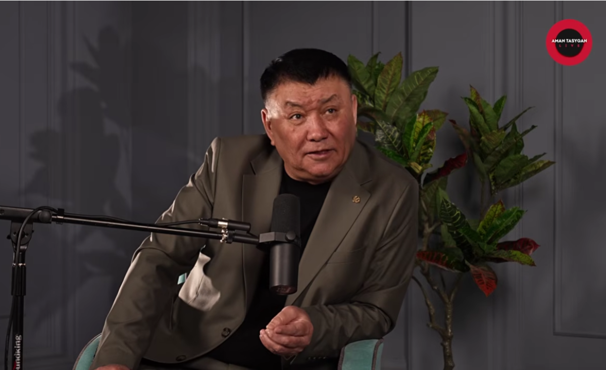 Қайрат Нұртас шенеунік болса, отбасын асырай алмай қалады - әншінің әкесі