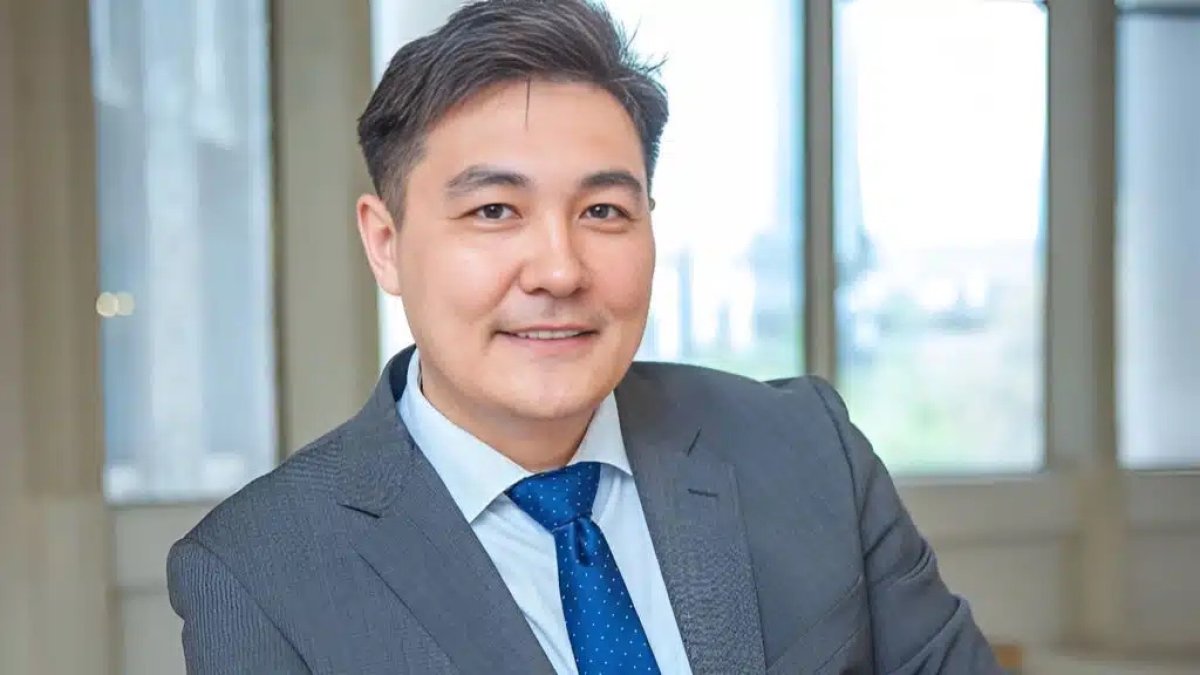 Белгілі журналист жалған ақпарат таратқанын мойындады