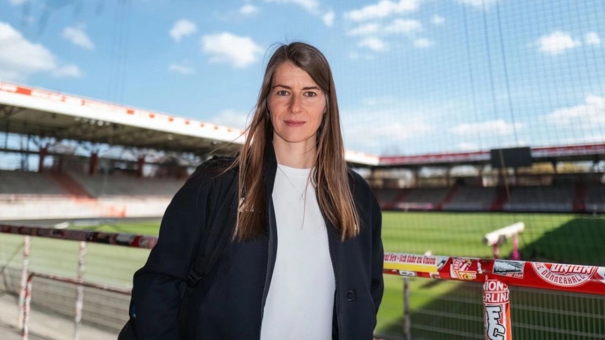 Топ-лига тарихында алғаш рет әйел бас бапкер болды