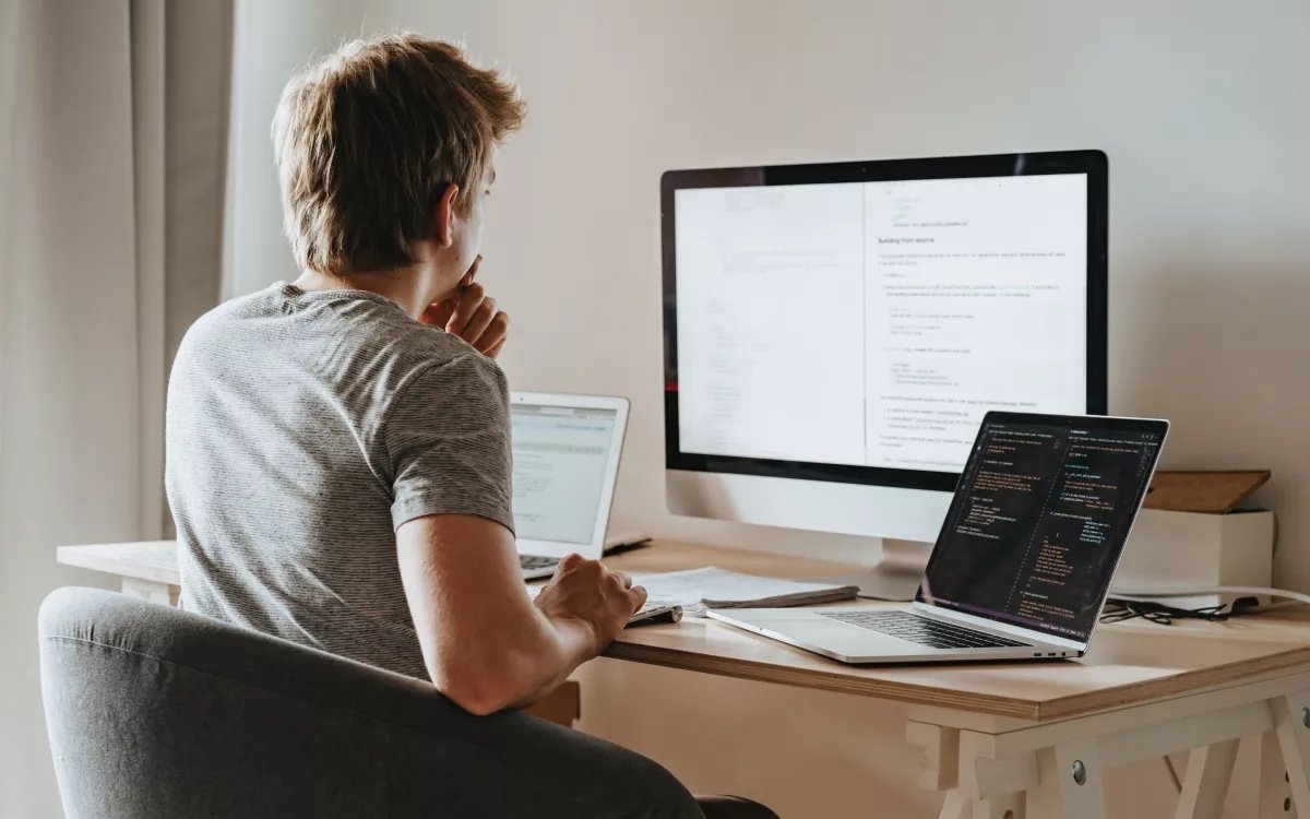 Қазақстанда қашықтан жұмыс істейтіндер неге аз?