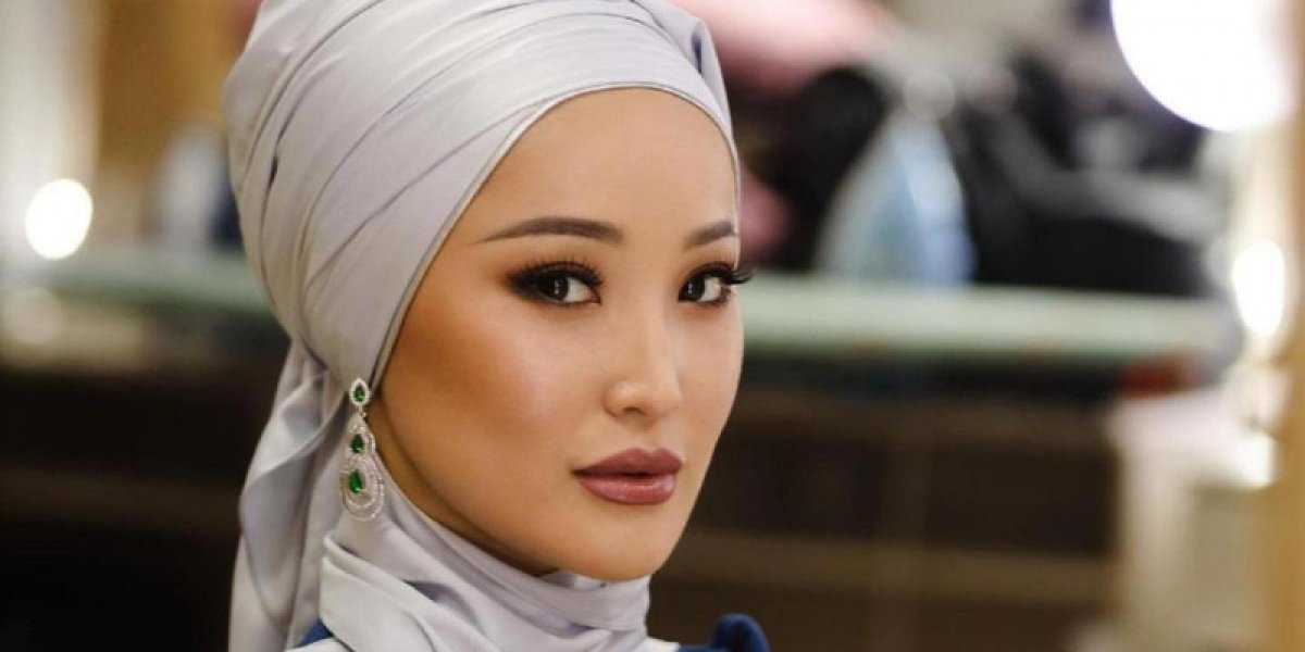 Әнші Мөлдір Әуелбекова партия қатарына қабылданды