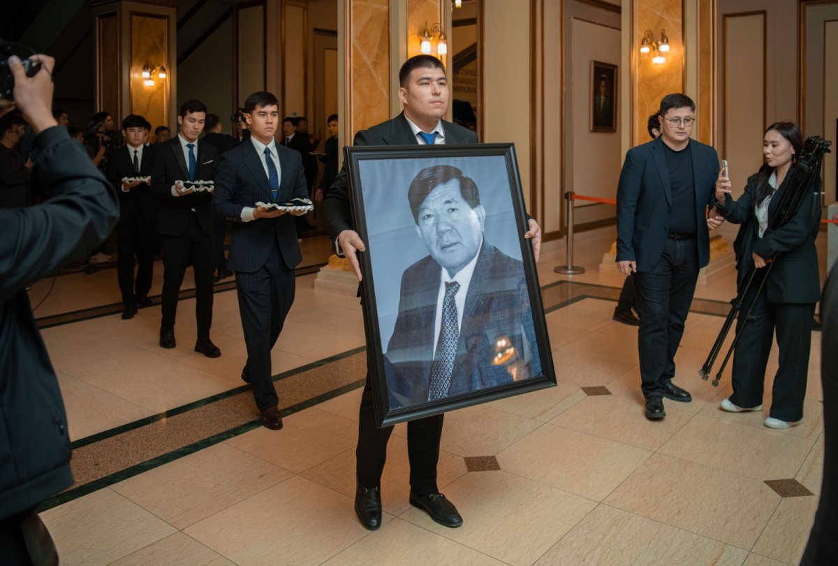 Алматы жұртшылығы ақын Мұхтар Шахановпен қоштасты