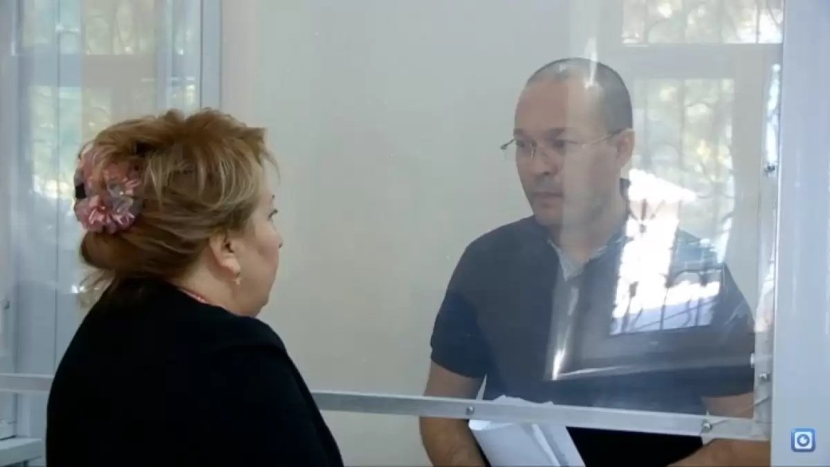 Рейдті түсірген блогер 15 тәулікке қамалды