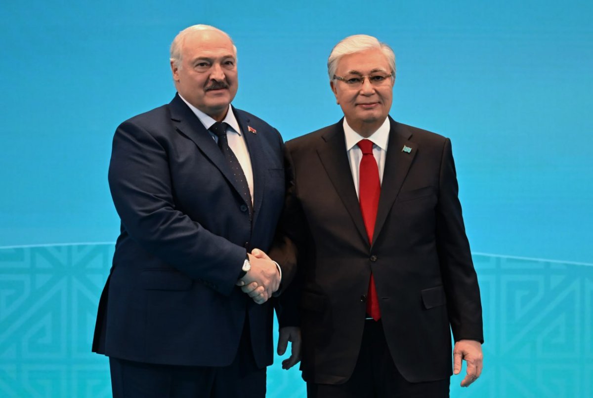 Лукашенко Тоқаевты Минскке шақырды