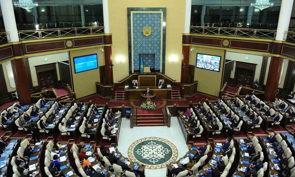 «Анашым, туған күніңізбен!»: Құрылтай депутаттарының сөзі мен ісі қатаң қадағаланады