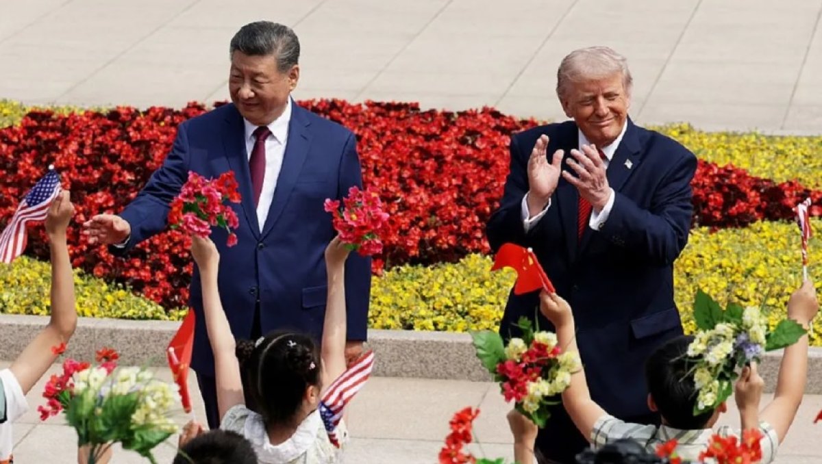 «Досыңыз болу – мәртебе»: Трамп Си Цзиньпинмен кездесті