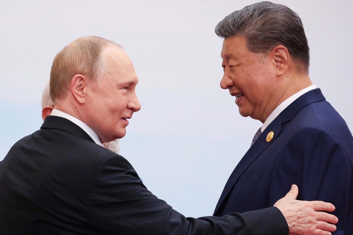 «Арқадан жүк түскендей»: Путиннің Қытайға сапарының маңызы айтылды