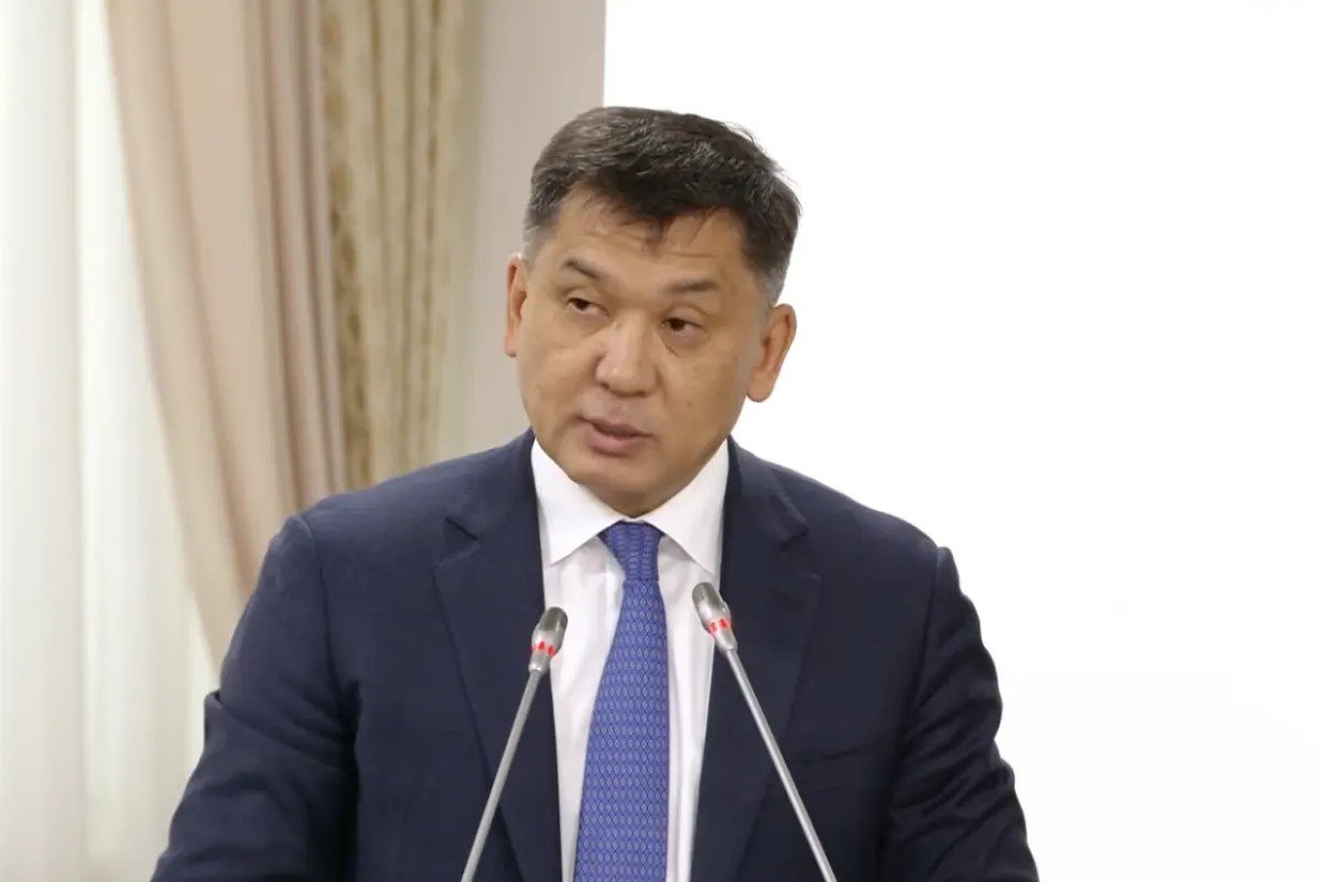 “Көрсеткіштер 30% артта қалған”: Үкіметте ҚТЖ басшысы сөз естіді