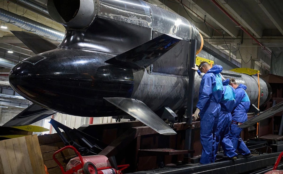 Украина «FP-5 Flamingo» зымырандарымен Ресейдің «Титан-Баррикады» зауытын атқылады