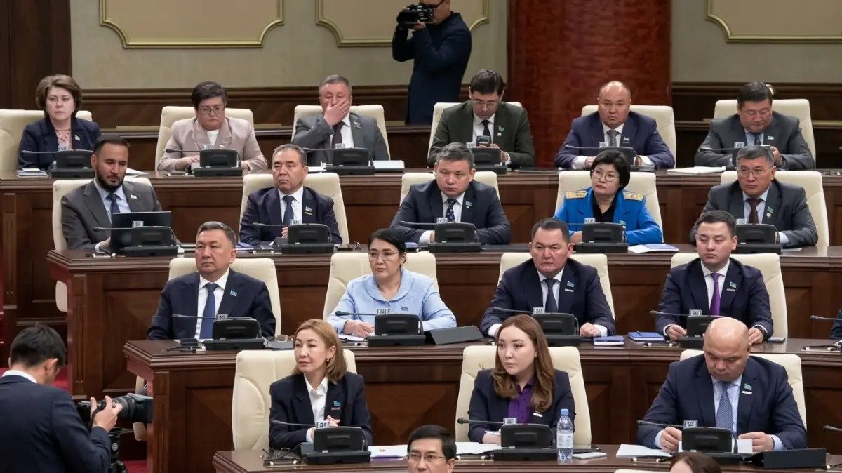 Құрылтай депутаттары қанша жалақы алады? Дания Еспаева жауап берді