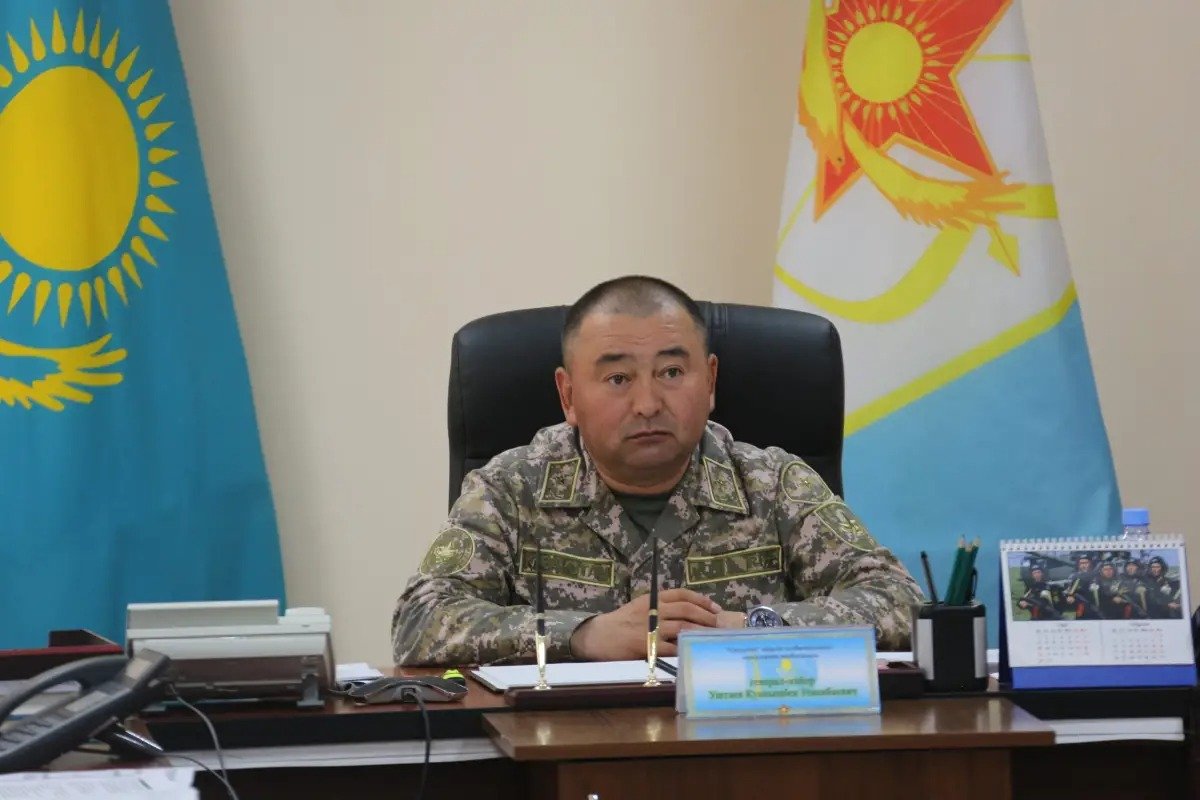 Тоқаев Құрлық әскерлерінің бас қолбасшысын ауыстырды