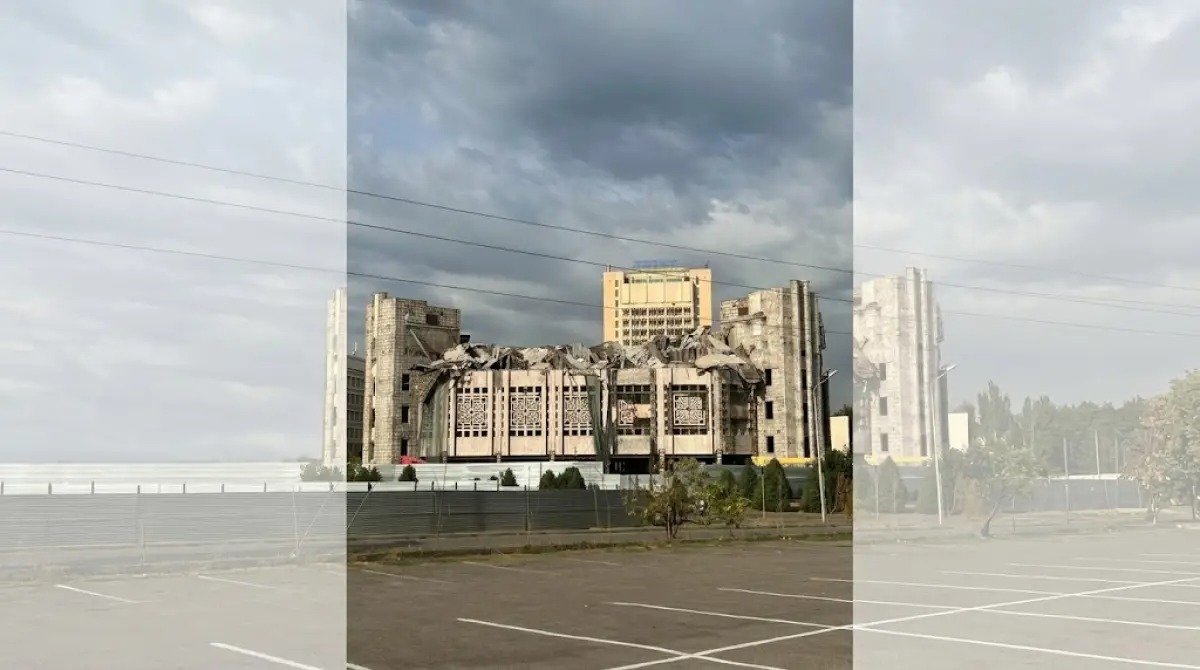 ҚазҰУ-да Студенттер сарайының шатыры опырылды