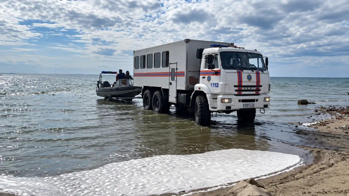 Зайсан көлінен екі балықшының мәйіті табылды