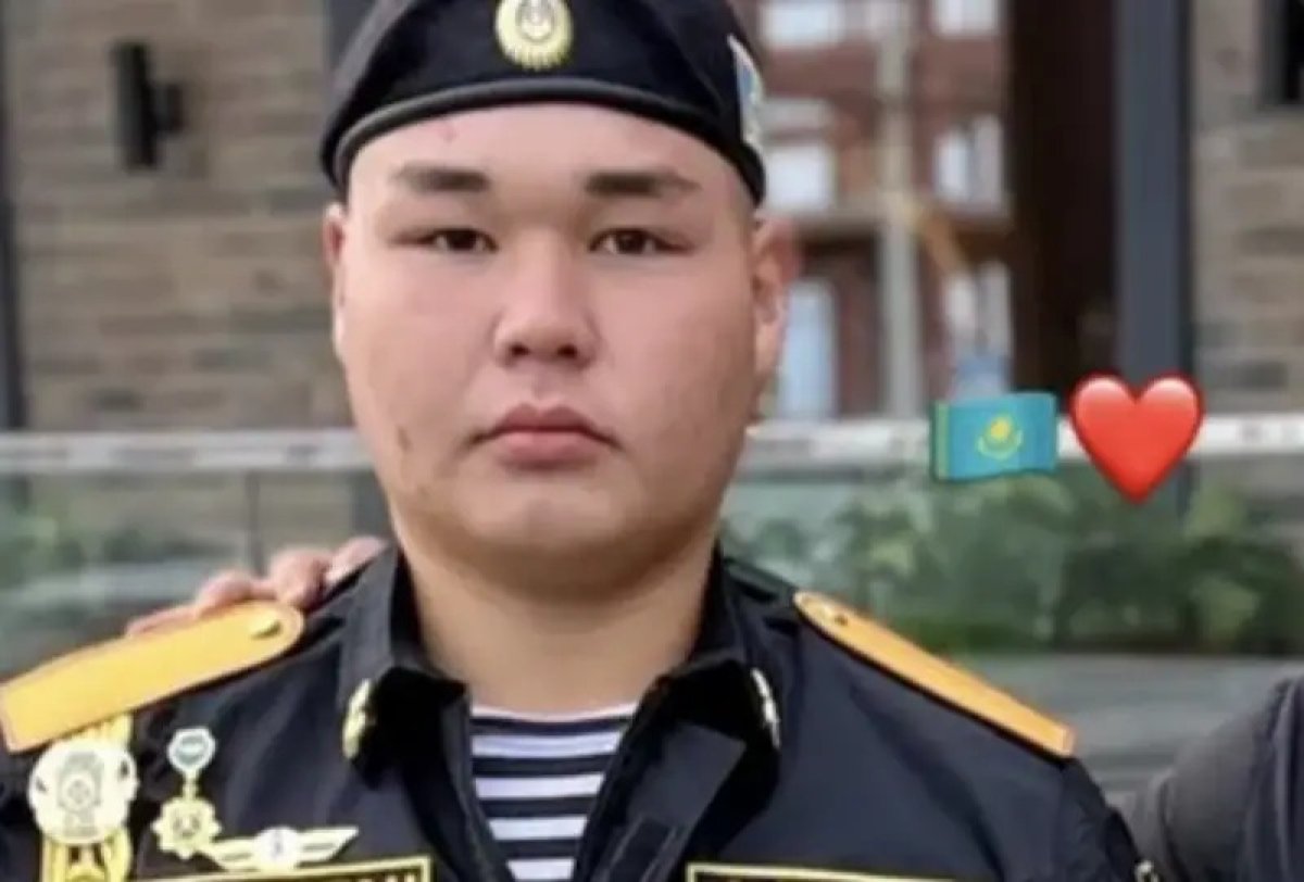 Каспийдегі қайғылы оқиғадан аман қалған тағы бір сарбаз әскери қызметін аяқтап, үйіне оралды