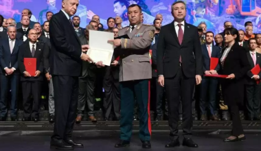Ердоған Қазақстанның төтенше жағдайлар бірінші вице-министрін марапаттады
