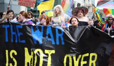 Соғыс біткен жоқ: Ливерпульде ЛГБТ-ны қолдауға арналған Киев-Прайд өтті