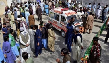 50-ден астам адам қаза тапты: Пәкістандағы мешіт маңында теракт болды