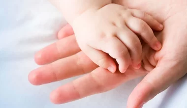 Шымкентте жас ана жаңа туған сәбиін сатпақ болды