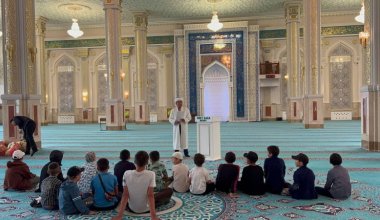 «Мешітке емес, мектепке барсын»: Шымкент әкімінің орынбасары имамдарға өтініш айтты