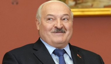 Лукашенко 2025 жылы президент сайлауына қатысатынын растады
