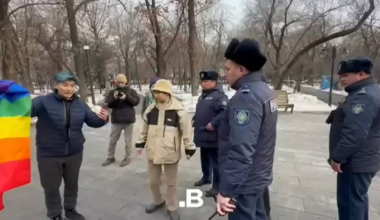 Рұқсат етілген митинг: Алматыда полиция «Феминита» белсенділерін ұстауға әрекет жасады