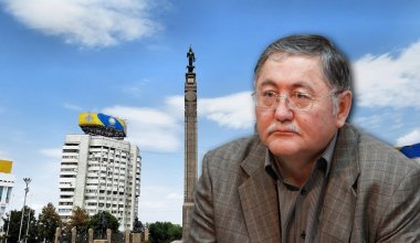 Рысбек Сәрсенбайұлы Алматыдағы Тәуелсіздік монументі алдында не айтқысы келді
