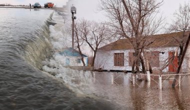 Жолдар жырылып, адамдар әлі қайықпен жүр: Жайық өзені деңгейі әлі көтеріліп барады