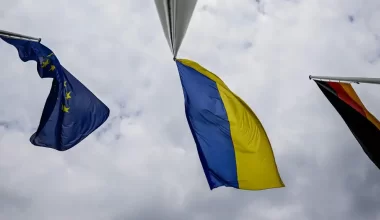 Германия мен ЕО  Украинаны қалпына келтіру үшін қосымша қаржы бөледі