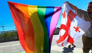 Грузия парламенті «ЛГБТ насихатына» қарсы заңды бірінші оқылымда мақұлдады