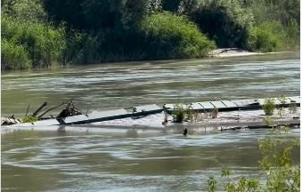 Павлодар облысы Ақсу ауылының маңындағы понтонды көпір суға батып кетті