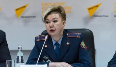 Ерекше шаш үлгісімен танылған көші-қон полицейіне үкім шықты