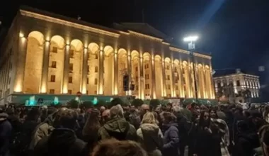 Грузияда мыңдаған адам сайлау нәтижесіне қарсы митингке шықты