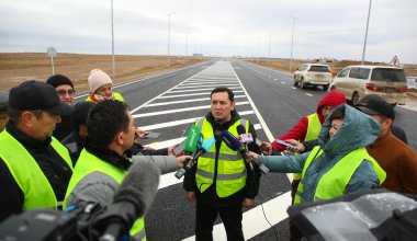 «Қызылорда-Жезқазған» автожолы: үш учаскіде асфальт төсеу жұмыстары аяқталуға жақын