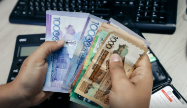 Мемлекеттік қызметте ең төменгі жалақаны неге көтермейді?